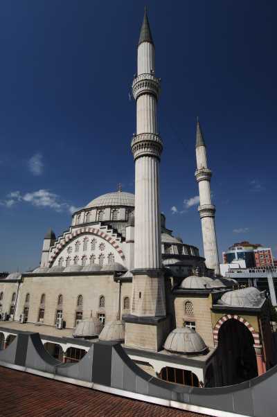 İzzetpaşa Cami